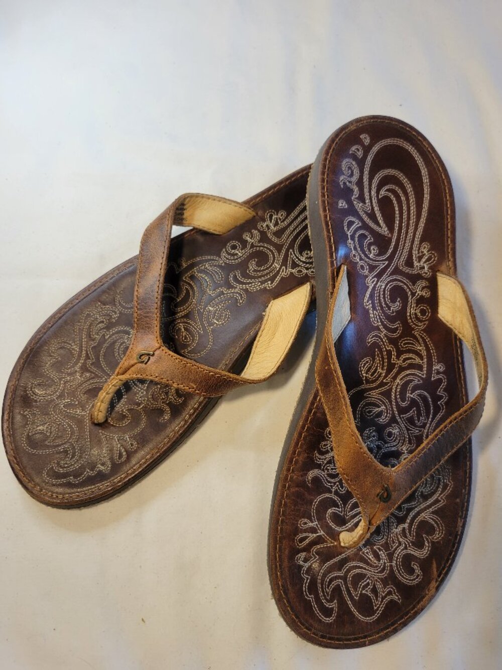 OluKai Panio Lo Leather Thong Sandals Brown Women's 10 EU 40